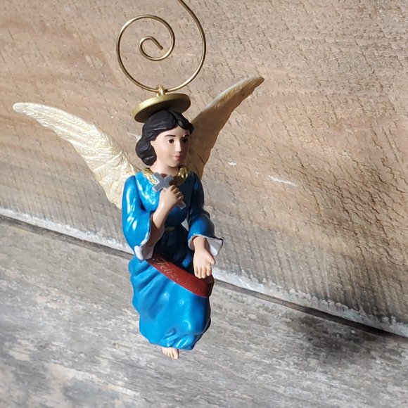 1999 Joyous Angel Ornament - Hallmark Keepsake - Feliz Navidad - Picture 5 of 6